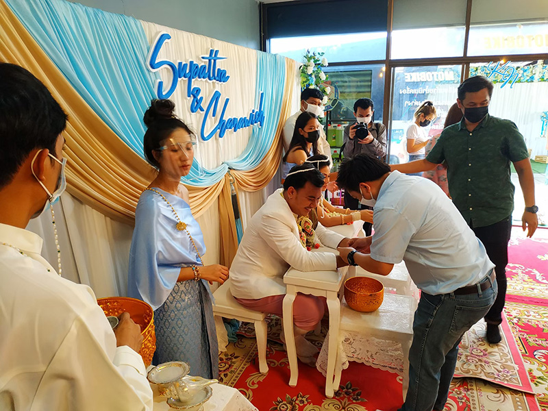 รับจัดงานแต่งพิธีเช้า รับจัดงานเลี้ยงบุฟเฟ่ต์ จัดเลี้ยงโต๊ะจีน 34 5